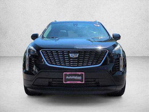 Used 2019 Cadillac XT4 Luxury w/ Cold Weather Package AWD/4WD image 2