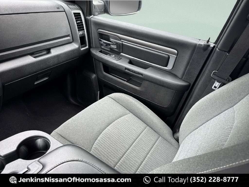 Used 2024 RAM 1500 Warlock AWD/4WD image 27