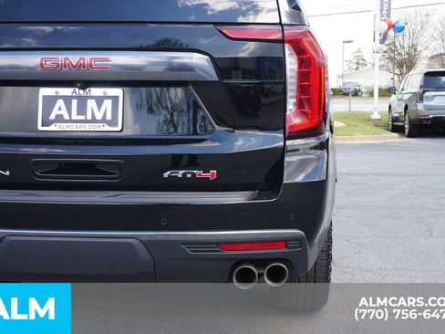 Used 2024 GMC Yukon XL AT4 w/ Technology Package AWD/4WD image 18