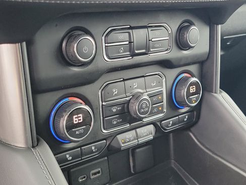 Used 2021 Chevrolet Tahoe LT image 31