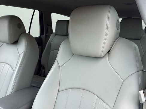 Used 2016 Buick Enclave Leather w/ Trailering Package FWD image 9