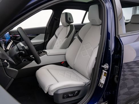 New 2026 BMW 540i xDrive w/ M Sport Package image 16