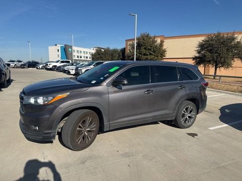 Used 2016 Toyota Highlander XLE image 7