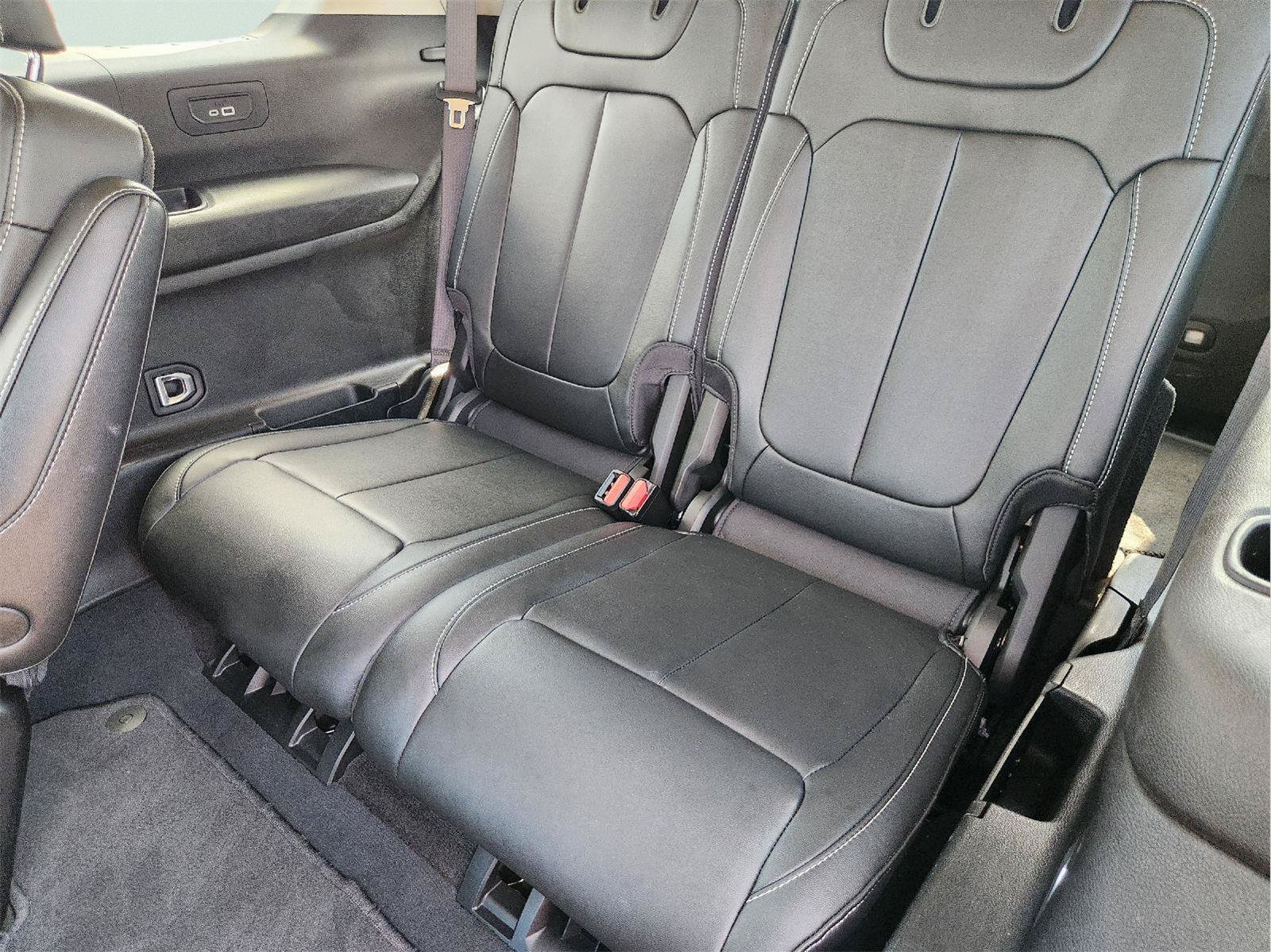 Used 2023 Jeep Grand Cherokee L Limited RWD image 31