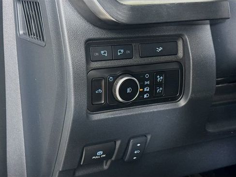 Used 2023 Ford F250 Lariat w/ Chrome Package image 12