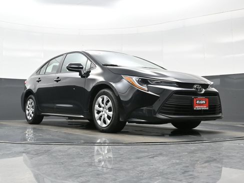 Used 2025 Toyota Corolla LE image 24