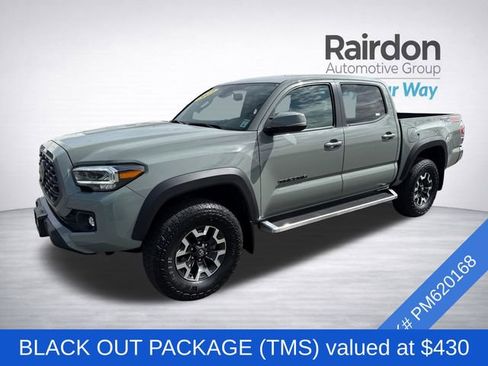 Used 2023 Toyota Tacoma TRD Off-Road w/ Black Out Package (TMS) AWD/4WD image 3