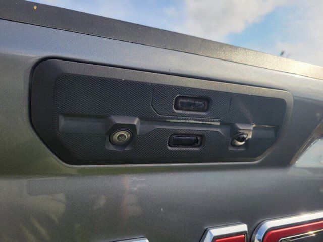 Used 2022 GMC Sierra 1500 SLT AWD/4WD image 5