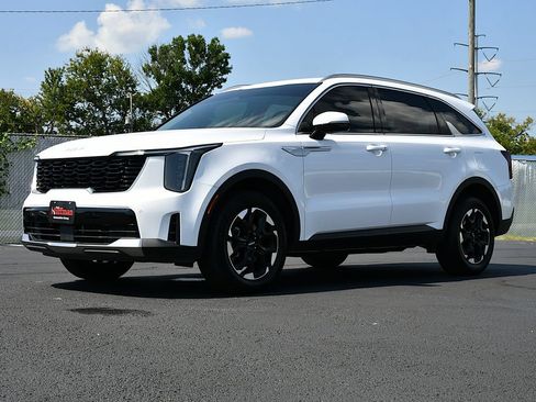Used 2024 Kia Sorento S AWD/4WD image 3