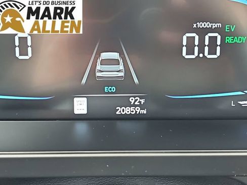Used 2025 Hyundai Elantra Hybrid FWD image 12