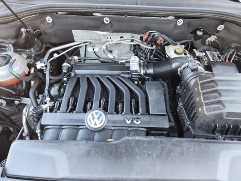 Used 2022 Volkswagen Atlas Cross Sport SEL R-Line image 34