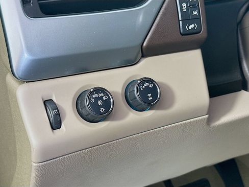 Used 2018 Chevrolet Tahoe Premier AWD/4WD image 10
