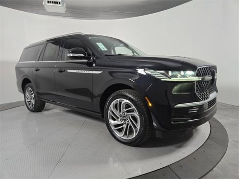 New 2025 Lincoln Navigator L Reserve image 2