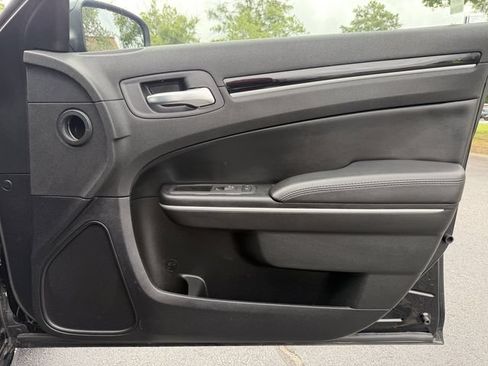 Used 2023 Chrysler 300 Touring w/ Sport Appearance Package RWD image 26