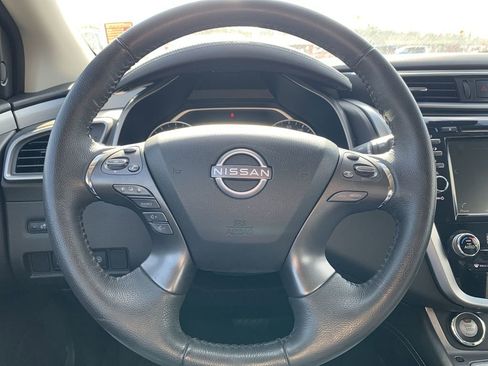 Used 2023 Nissan Murano SV image 11