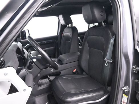 Used 2023 Land Rover Defender 110 X-Dynamic SE image 12