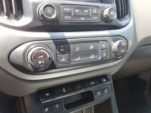 Used 2015 Chevrolet Colorado LT w/ Luxury Package AWD/4WD image 32