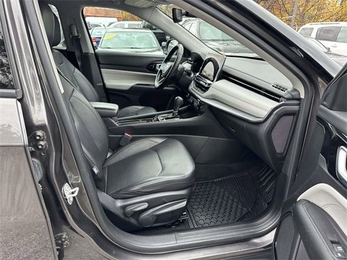 Certified 2022 Jeep Compass Limited image 25