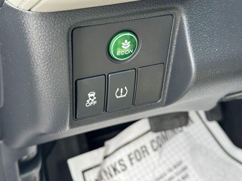 Used 2021 Honda HR-V LX image 16
