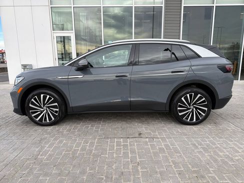 Certified 2023 Volkswagen ID.4 Pro S Plus image 3
