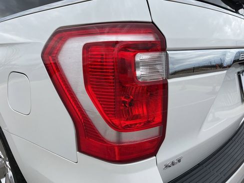 Used 2021 Ford Expedition Max XLT image 7