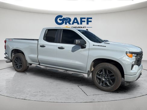 Used 2025 Chevrolet Silverado 1500 Custom w/ Turbomax Blackout Package AWD/4WD image 10