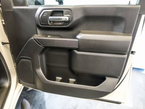 Used 2026 Chevrolet Silverado 2500 Custom w/ Custom Value Package image 32