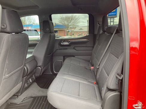 Used 2023 Chevrolet Silverado 1500 LT AWD/4WD image 15