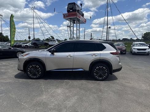 Used 2025 Nissan Rogue Platinum AWD/4WD image 11