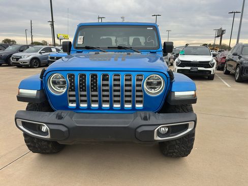 Used 2020 Jeep Gladiator Overland w/ Dual Top Group image 2