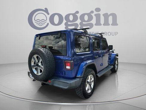 Used 2020 Jeep Wrangler Unlimited Sahara w/ Uconnect 4C Nav & Sound Group AWD/4WD image 3