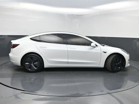 Used 2019 Tesla Model 3 Standard Range Plus image 41