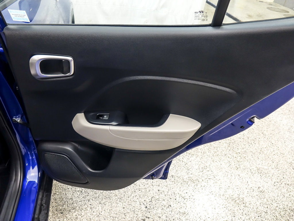 Used 2022 Hyundai Venue SEL w/ Cargo Package FWD image 23