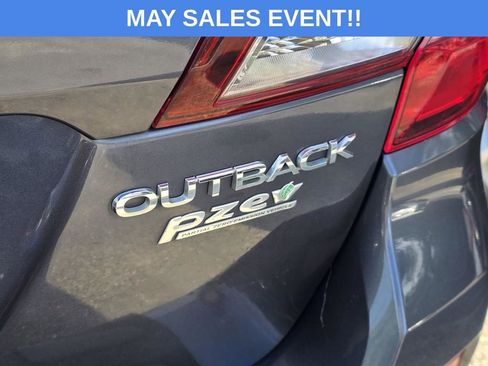 Used 2017 Subaru Outback 2.5i Limited AWD/4WD image 5
