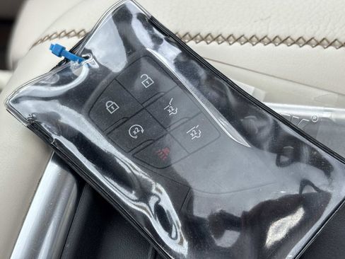 Used 2023 GMC Yukon XL Denali w/ Advanced Technology Package image 36