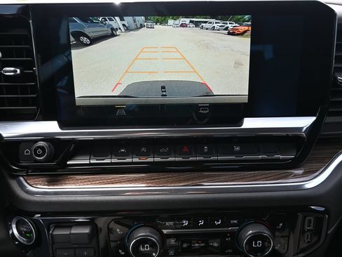 Used 2025 Chevrolet Silverado 1500 LT RWD image 17