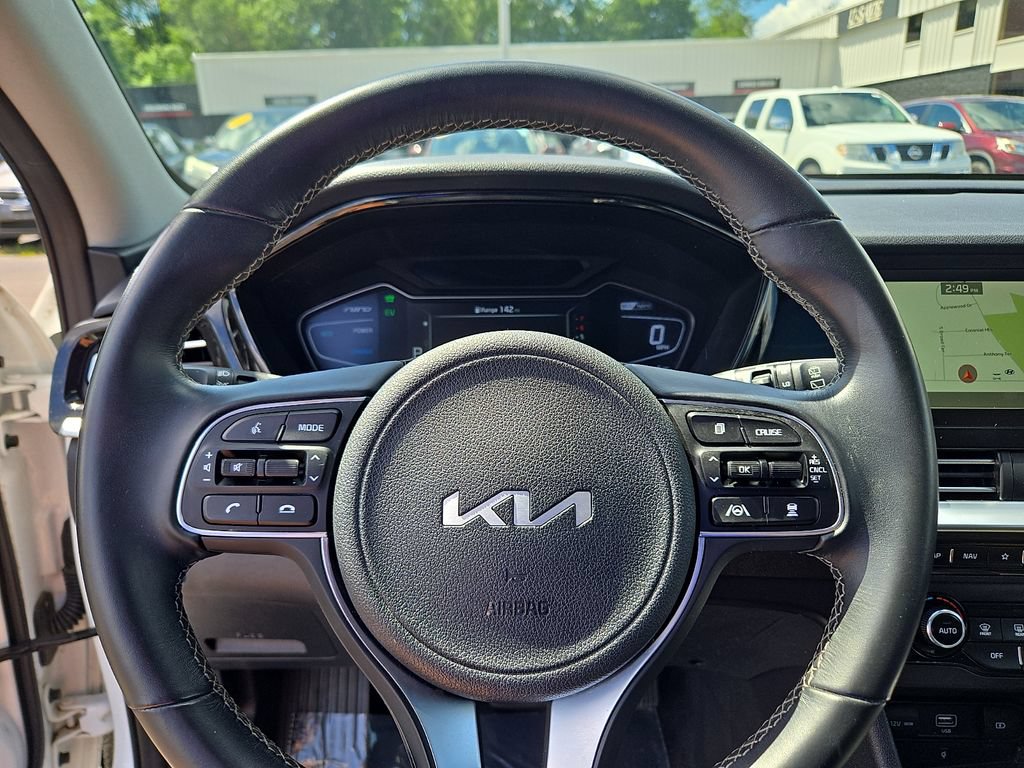 Used 2022 Kia Niro Touring Special Edition FWD image 21