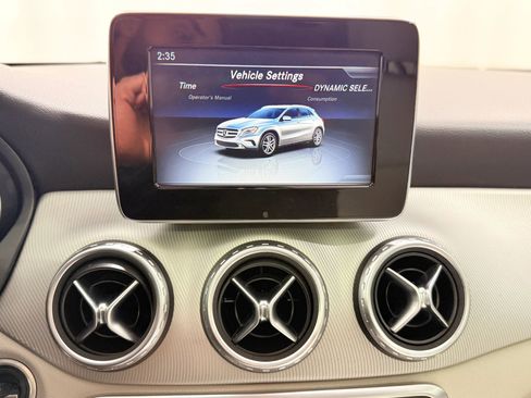 Used 2017 Mercedes-Benz GLA 250 GLA 250 4MATIC Sport Utility 4 image 19