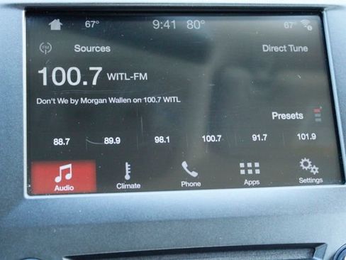 Used 2017 Ford Fusion SE w/ Fusion SE Technology Package FWD image 22