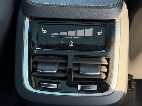 Certified 2023 Volvo XC90 B6 Ultimate w/ Protection Package Premier AWD/4WD image 16
