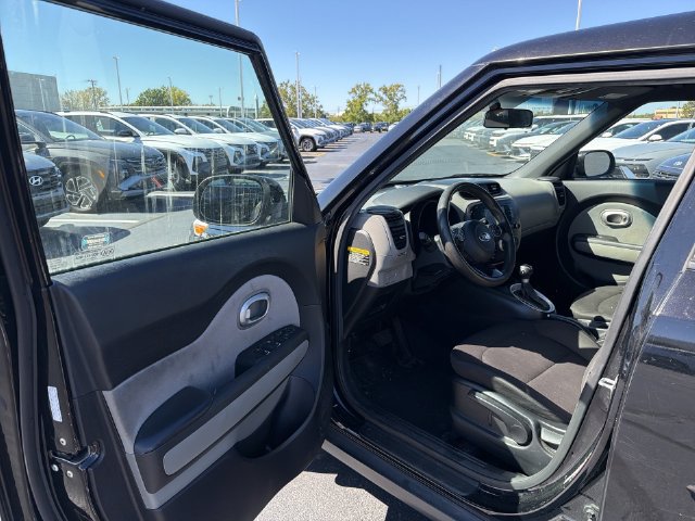 Used 2017 Kia Soul FWD image 18