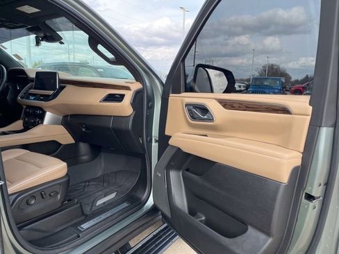 Used 2023 Chevrolet Tahoe Premier image 16