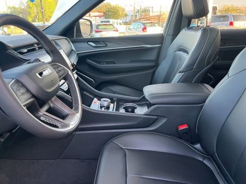 New 2026 Jeep Grand Cherokee Limited w/ Limited Altitude Package AWD/4WD image 9