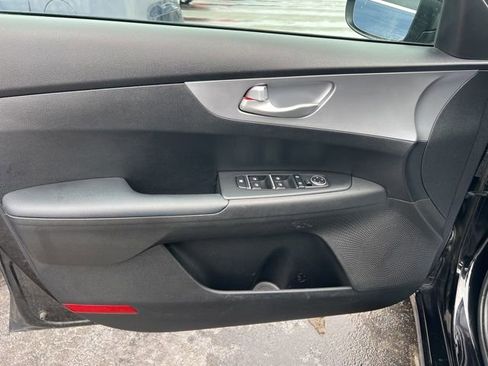 Certified 2022 Kia Forte LXS w/ LXS Technology Package image 24