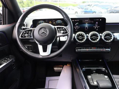 Used 2023 Mercedes-Benz GLB 250 4MATIC image 19