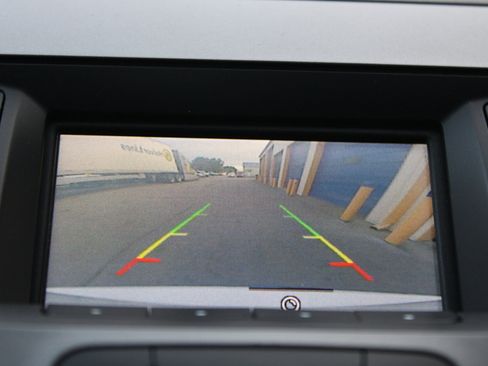 Used 2017 Ford Taurus SE image 29