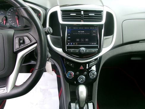 Used 2020 Chevrolet Sonic LT image 18