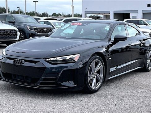 Certified 2023 Audi e-tron GT Premium Plus image 9