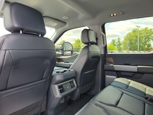Used 2024 Ford F250 Lariat w/ Lariat Ultimate Package AWD/4WD image 16