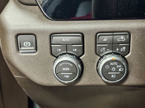 New 2026 GMC Sierra 1500 SLT w/ SLT Premium Plus Package AWD/4WD image 40
